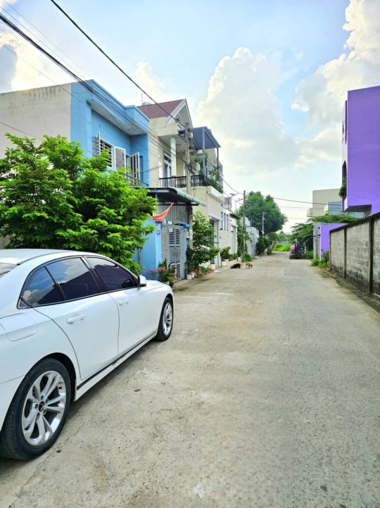 Bán nhà 4 tầng Long Trường Thủ Đức, DT 52m2 hẻm ô tô gần Vinhomes Grand Park