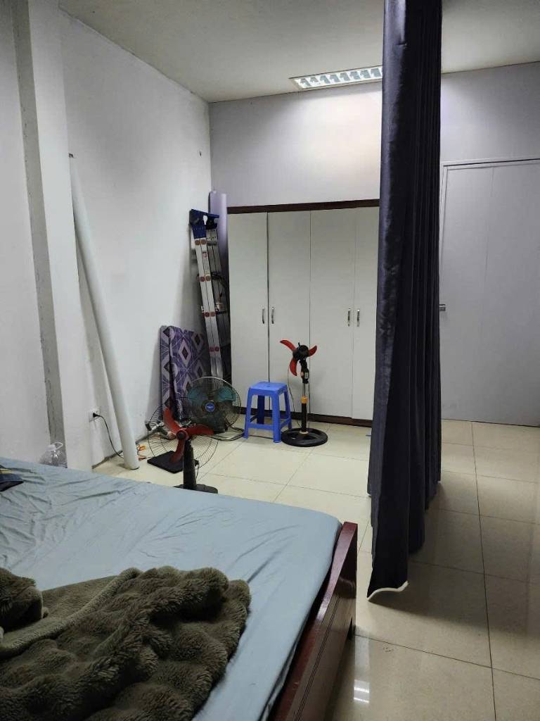 Nhà mặt phố Nguyễn Xiển, Thanh Xuân, DT 40m2, 6 tầng, căn áp góc, kinh doanh sầm uất