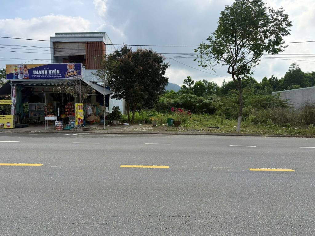 Bán đất mặt tiền Bà Nà Hills, diện tích khủng 250m² có sổ hồng, giá tốt