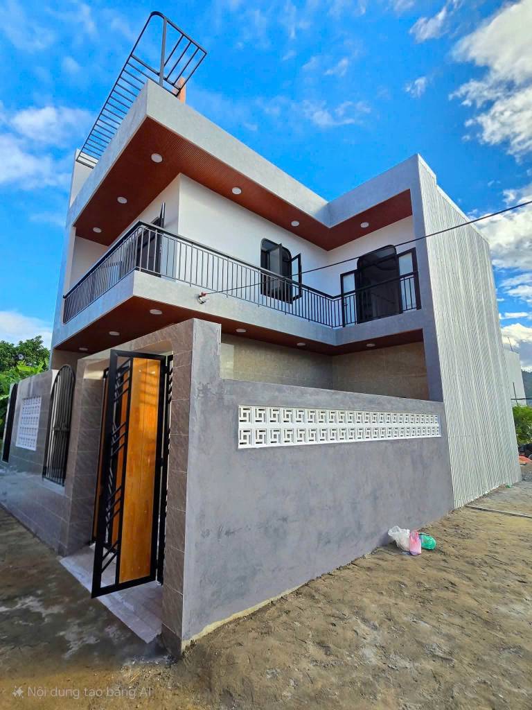 Bán nhà kiệt Tôn Đản Hòa Phát Cẩm Lệ, dt 95m2, full nội thất, hướng Đông, giá 4,75 tỷ