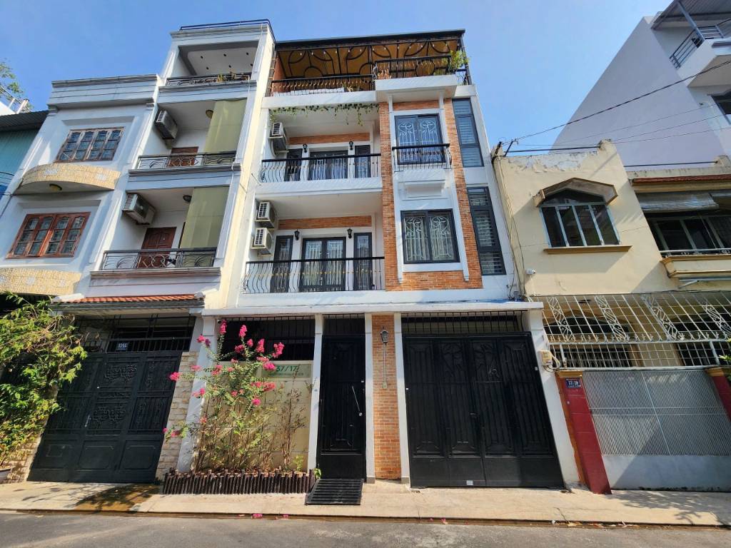 Bán nhà hẻm xe hơi khu vực Nguyễn Minh Hoàng Bảy Hiền Tân Bình, DT 78m2, giá 23.5 tỷ