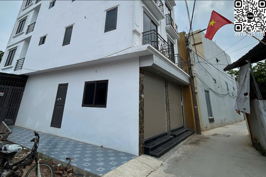 Bán nhà Phụng Châu Chương Mỹ, 4 tầng xây mới 32m2, ô tô đỗ cửa, sát trục chính kinh doanh
