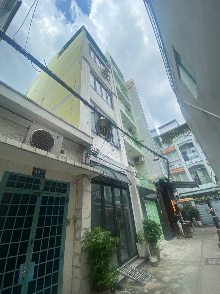 Bán nhà khu vực Đinh Công Tráng Quận 1, vị trí kinh doanh sầm uất, giá 19 tỷ