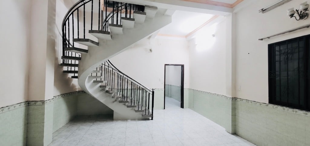 Bán nhà An Dương Vương An Lạc, 112m2 3 tầng ô tô vào nhà, giá 6.39 tỷ sở hữu ngay