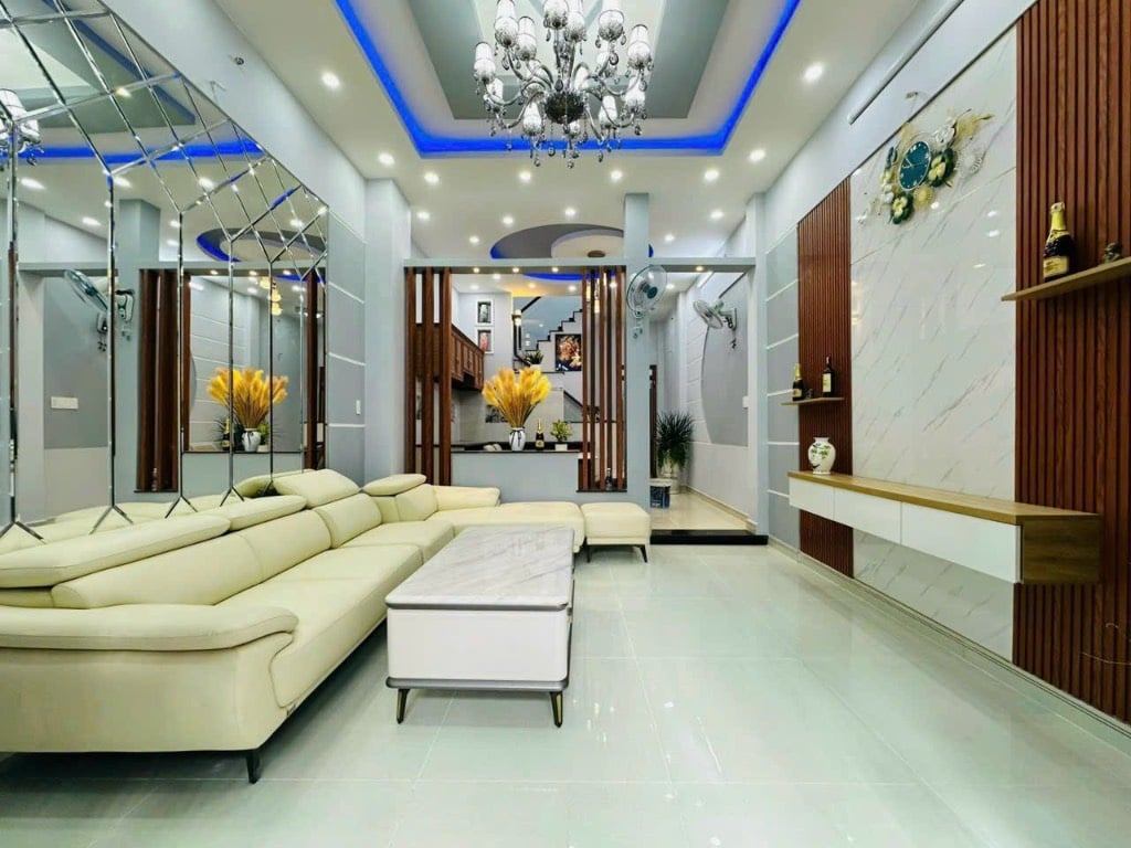 Bán nhà Quang Trung, Gò Vấp, dt 60m², 2 tầng, 4 phòng ngủ, hẻm xe hơi, giá 5 tỷ