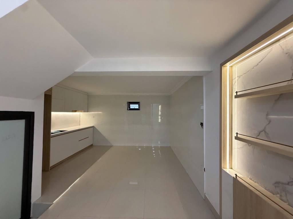 Bán nhà Kiều Sơn Hải An, ngõ ô tô rộng, 50m2 mặt thoáng đón ánh sáng tự nhiên ở sướng