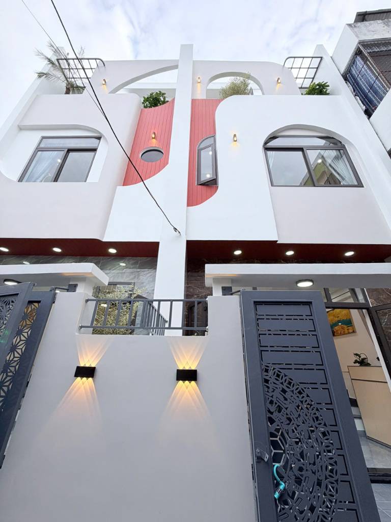 Bán nhà kiệt Thái Thị Bôi Thanh Khê, 3 tầng mới đẹp, cách mặt tiền 2 nhà, giá 5.85 tỷ
