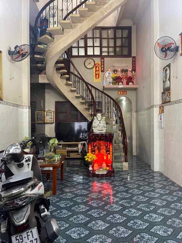 BÁN NHÀ KHU PHÂN LÔ LÊ NGÃ, TRUNG TÂM TÂN PHÚ, HẺM 8M Ô TÔ TRÁNH, GIÁP QUẬN 11 & TÂN BÌNH