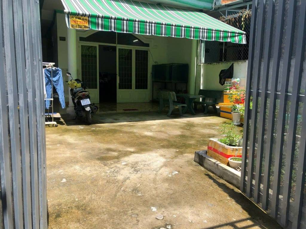BÁN NHÀ LINH XUÂN THỦ ĐỨC, 150M2 NGANG 6X25M FULL THỔ, KHÔNG QUY HOẠCH KHÔNG LỘ GIỚI, SÂN RỘNG