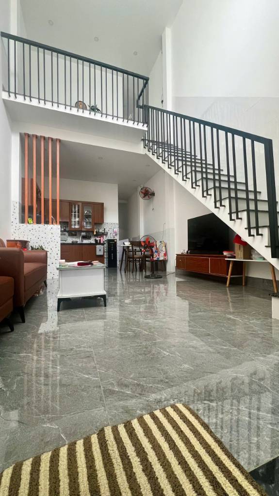 Bán nhà cạnh đường Vĩnh Thái, Nam Nha Trang, 2 tầng full nội thất, giá nhỉnh 3 tỷ