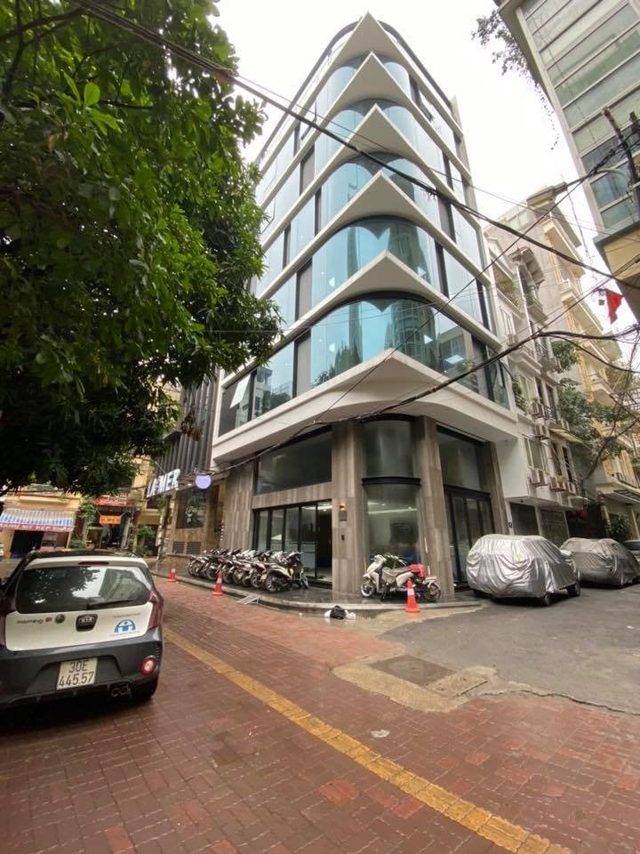 TOÀ NHÀ LÔ GÓC MẶT PHỐ Ô CHỢ DỪA, ĐỐNG ĐA, KHÔNG QUY HOẠCH, DT 79M2, MT 4.5M, GIÁ 56.5 TỶ