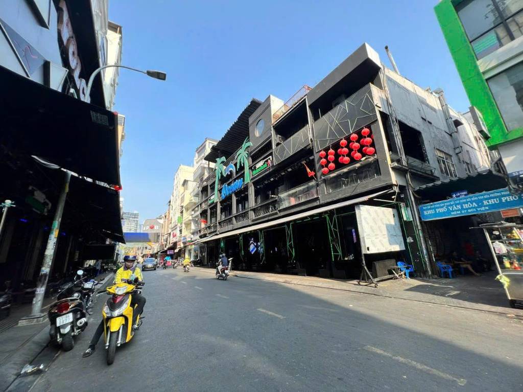 Bán nhà mặt tiền Bùi Viện Quận 1, dt 7x21m 2 tầng HĐT 250 triệu tháng giá 81 tỷ