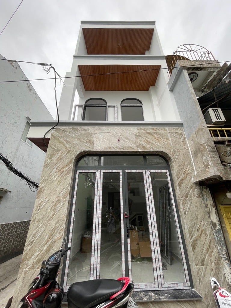 Bán nhà Hậu Giang Quận 6, DT 3.7x11.5m  4PN, nhà 3 tầng, mới xây ,sổ hồng riêng, giá 5.1 tỷ