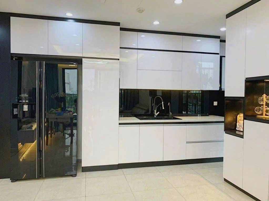 Bán căn hộ Vinhomes D'Capitale Cầu Giấy, dt 77m2 2PN giá 8.6 tỷ