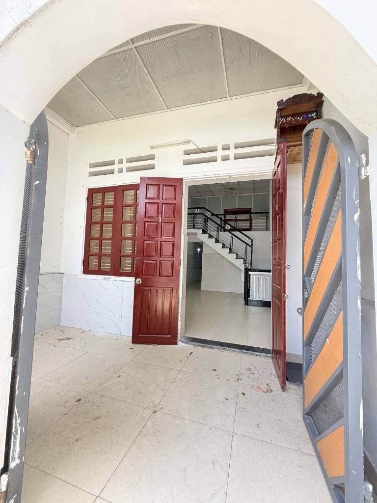 Bán nhà gác lửng Hòa Cường Đà Nẵng, DT 50m2 2PN sân xe giá 3.95 tỷ