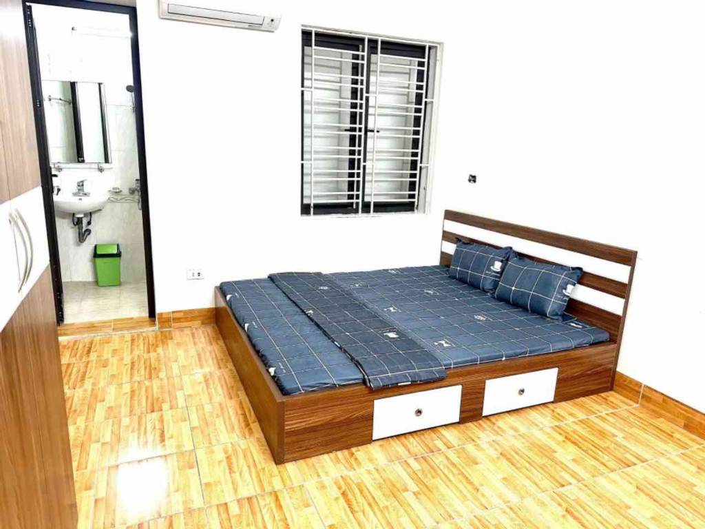 Bán nhà Kiều Sơn Hải An, DT 60m2 ô tô vào nhà 7 phòng full khách, giá 5.85 tỷ