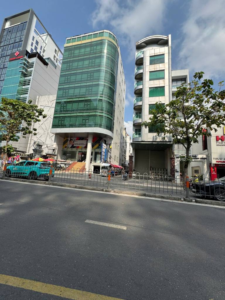 Bán tòa nhà 2 mặt tiền Nguyễn Thị Minh Khai Quận 1, 7x20m hầm 8 tầng, dòng tiền 280 triệu/tháng
