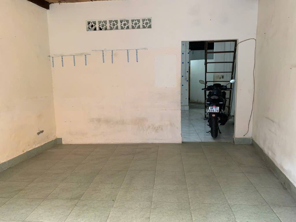 Bán nhà nát 2 mặt tiền Phan Tôn Quận 1, dt 55m2 khuôn đất vuông giá 15.5 tỷ