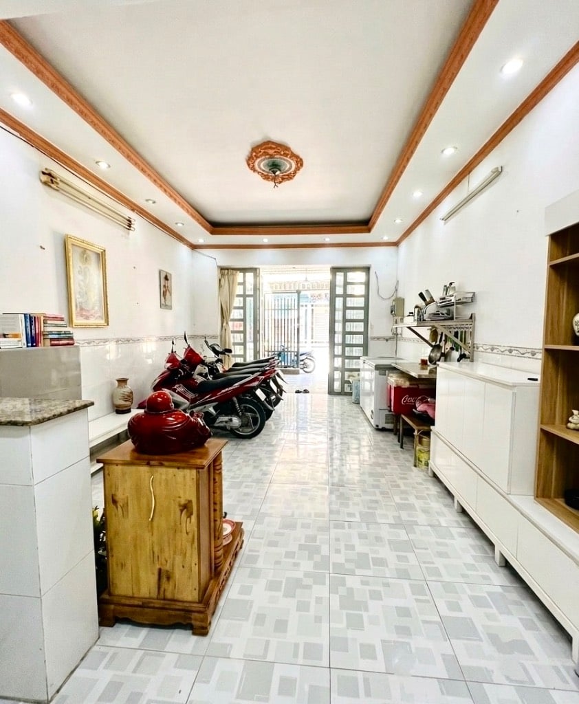 Bán nhà Lê Đình Cẩn Bình Tân, dt 84m2 nở hậu hẻm ô tô 3PN giá 5.9 tỷ