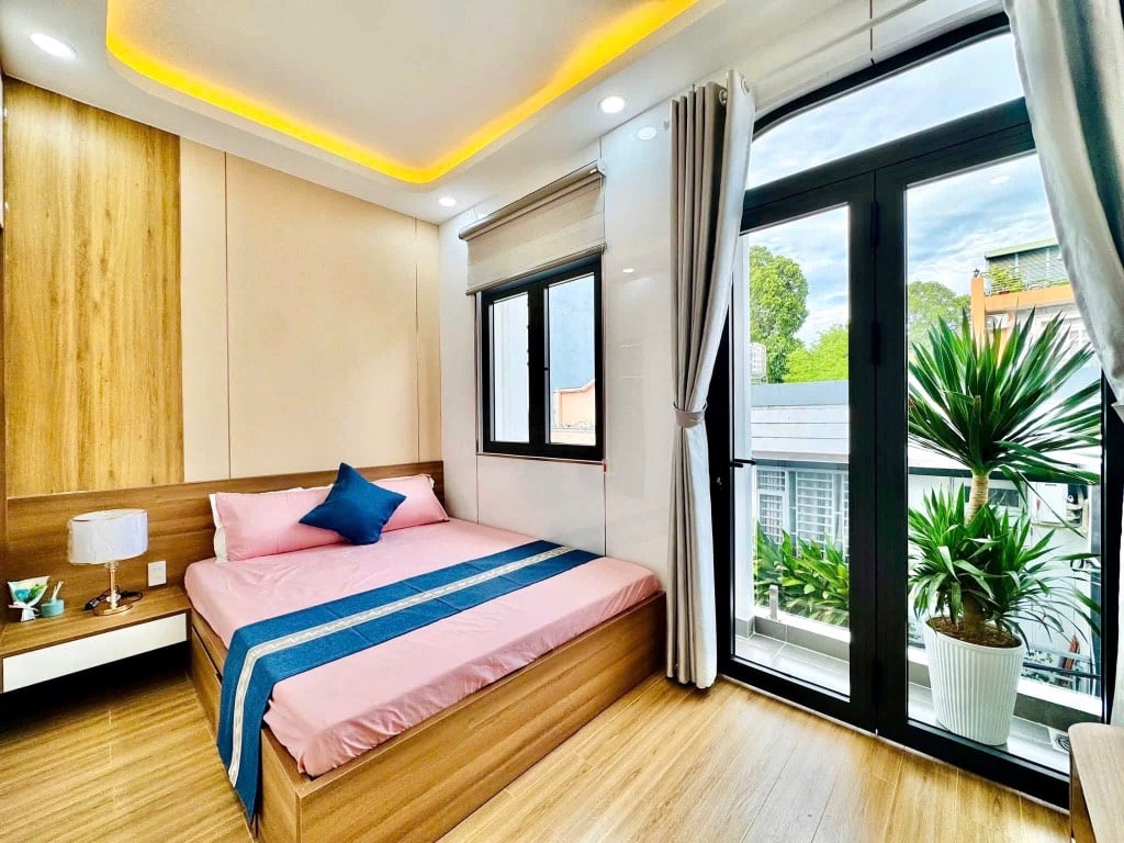 Bán nhà Phan Văn Trị Gò Vấp, dt 44m2 5 tầng HXH 4PN có điện mặt trời giá 8 tỷ
