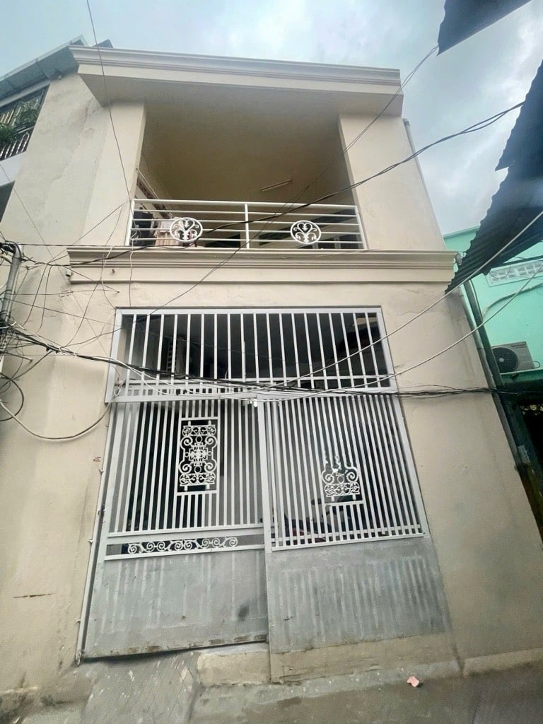 Bán nhà Bình Thuận quận 7, dt 67m2 2 tầng ngang 6m gần Vincom Nam Long giá 4.3 tỷ