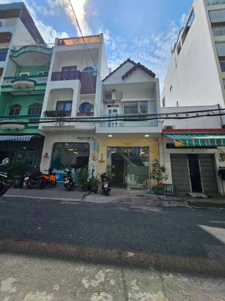 Bán nhà mặt tiền đường số 12, đối diện AEON Bình Tân, 4x10m nhà mới 2 tầng, vào ở ngay, nhỉnh 6 tỷ