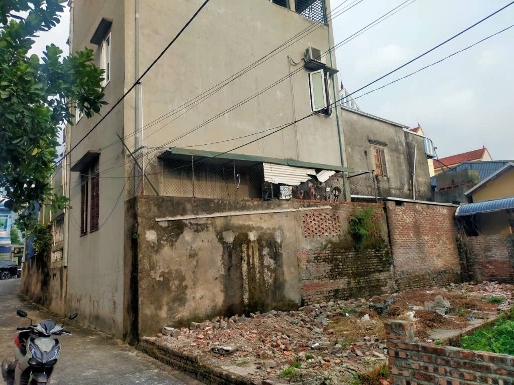 Bán đất Chúc Sơn Chương Mỹ, DT 62m2 gần hồ đường ô tô, giá 2.6 tỷ
