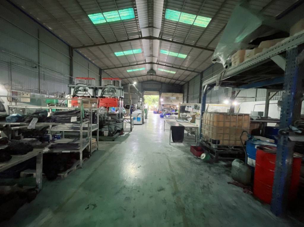 Bán kho xưởng Tân Uyên, dt 1300m2 đất SKC trạm điện 250KVA, giá 18,6 tỷ