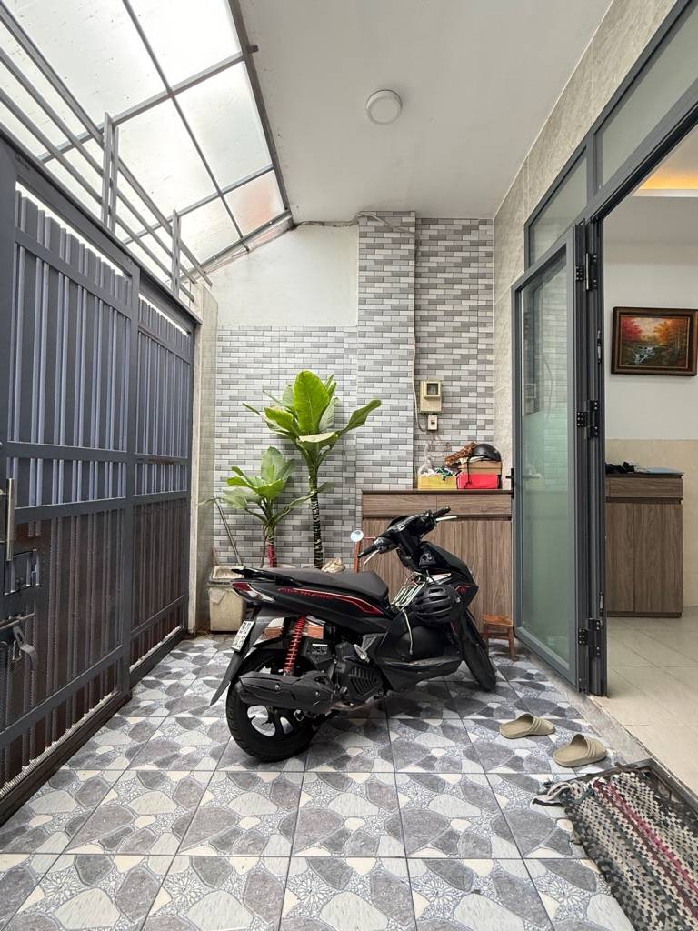 Bán nhà Quang Trung Gò Vấp, dt 91m2 4 tầng nội thất cao cấp giá 8,5 tỷ