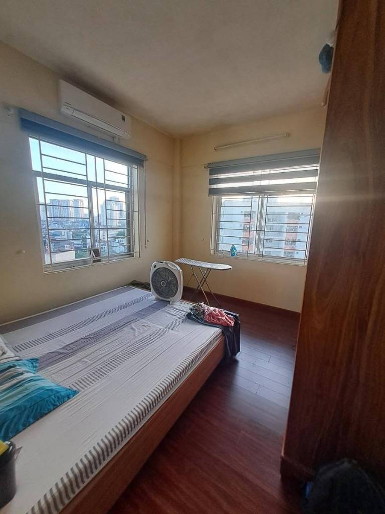 Bán căn hộ Trần Quý Kiên, 62m² tầng 12 căn góc, 2PN view thoáng, gần sân chơi, giá 4,8 tỷ