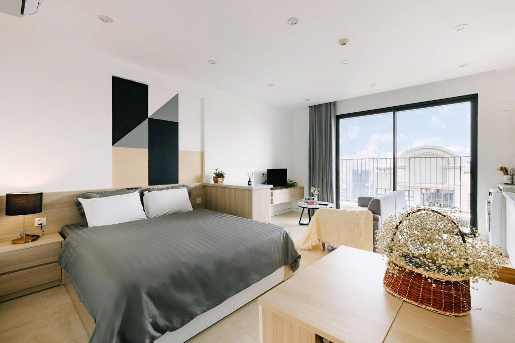 Bán căn hộ studio Vinhomes D’Capitale, tòa C2, dt 38m2 view hồ giá 3.4 tỷ