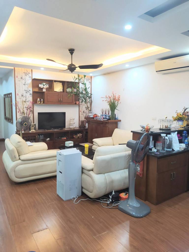 Bán căn hộ T608 Hoàng Quốc Việt, Tổng Cục 5 Bộ Công An, 85,5m2 3PN, có slot ô tô, giá 6,6 tỷ