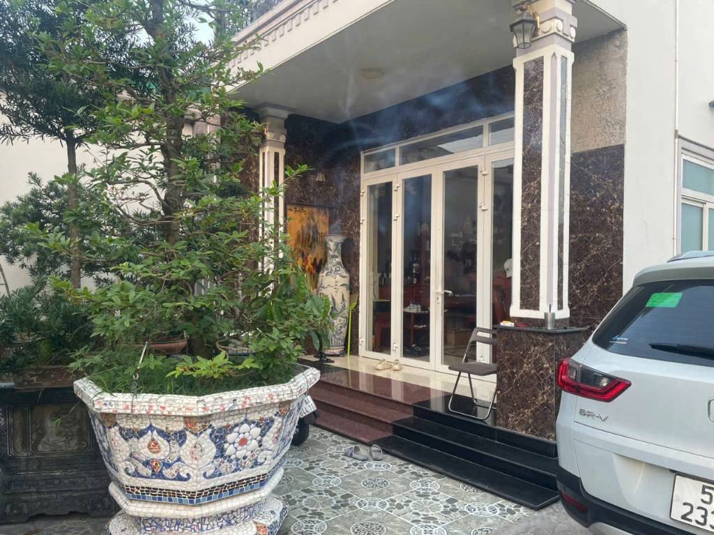 Bán nhà kèm xưởng mặt tiền đường Nguyễn Văn Khạ, thị trấn Củ Chi tdt 951,5m2 ( 124m2 thổ) giá 9,3 tỷ