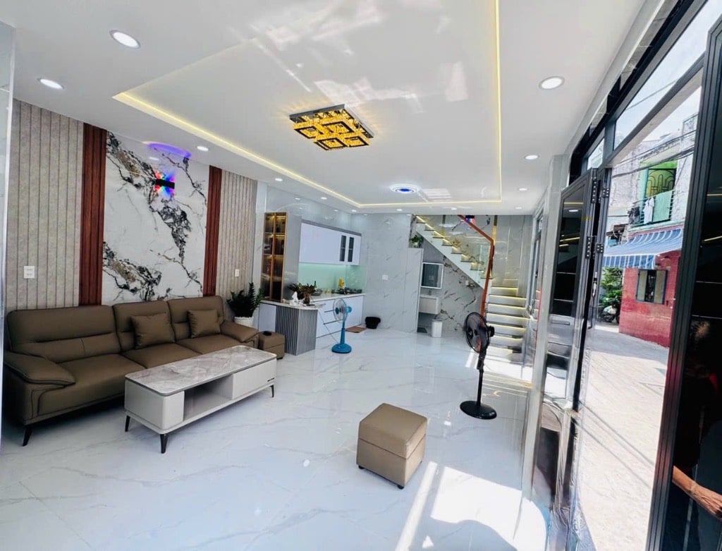BÁN NHÀ PHẠM VĂN CHÍ QUẬN 6, XE TẢI ĐỖ CỬA, NHÀ ĐẸP Ở NGAY, DTSD 80M2 NHỈNH 5 TỶ