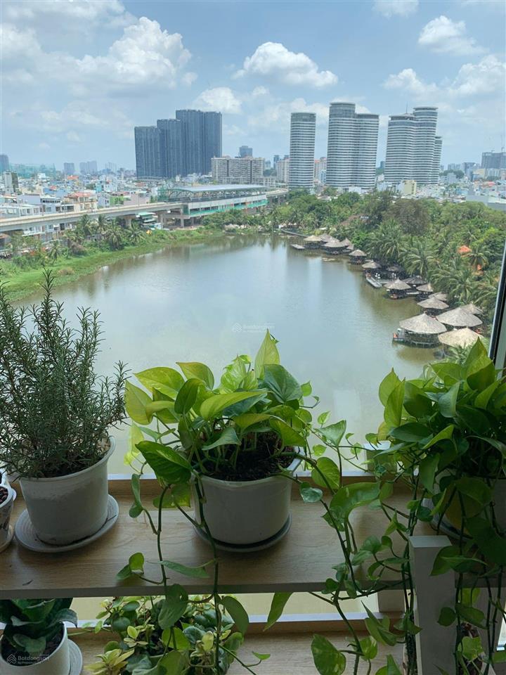 Bán cantavil hoàn cầu, dt 149m2, 3pn & 2wc, view hồ, giá 12.2 tỷ. 0932 055 ***