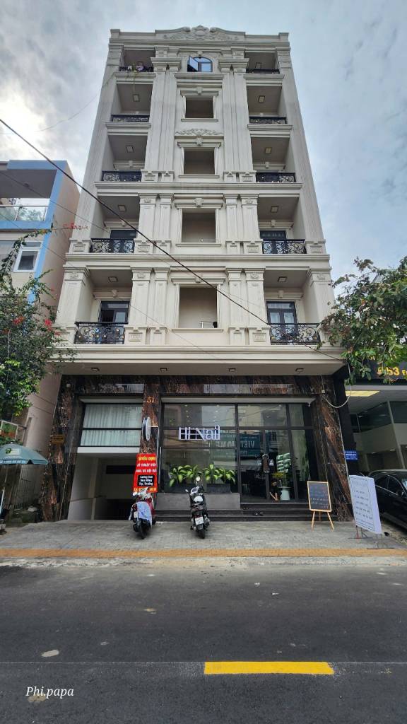 Bán tòa căn hộ đường 85 Quận 7, dt 200m2 7 tầng 53 phòng HĐ thuê 300 triệu giá 75 tỷ