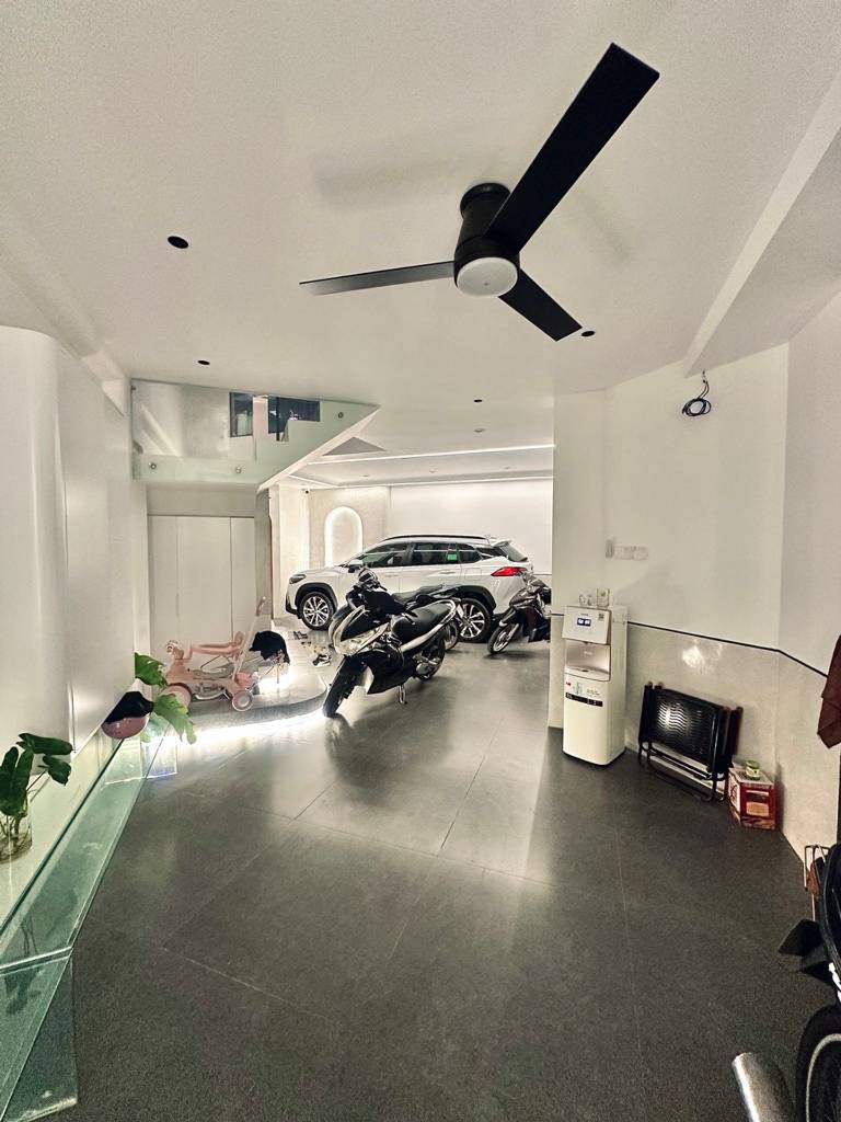 Bán biệt thự hiện đại Trần Tấn, gần công viên Tân Phú, 300m² mặt tiền 11.5m giá tốt