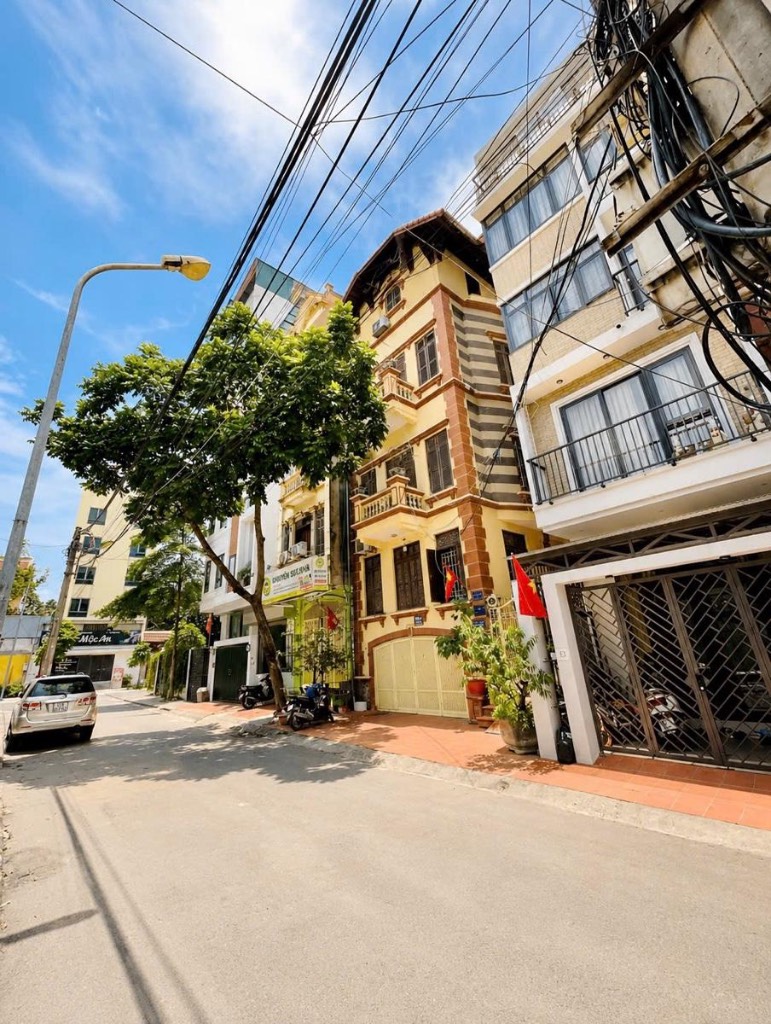 SIÊU VIP, BÁN NHÀ PHÂN LÔ PHỐ TRẦN QUỐC HOÀN, CẦU GIẤY, DT 90M2 7 TẦNG MẶT TIỀN 8.5M, GIÁ 41 TỶ