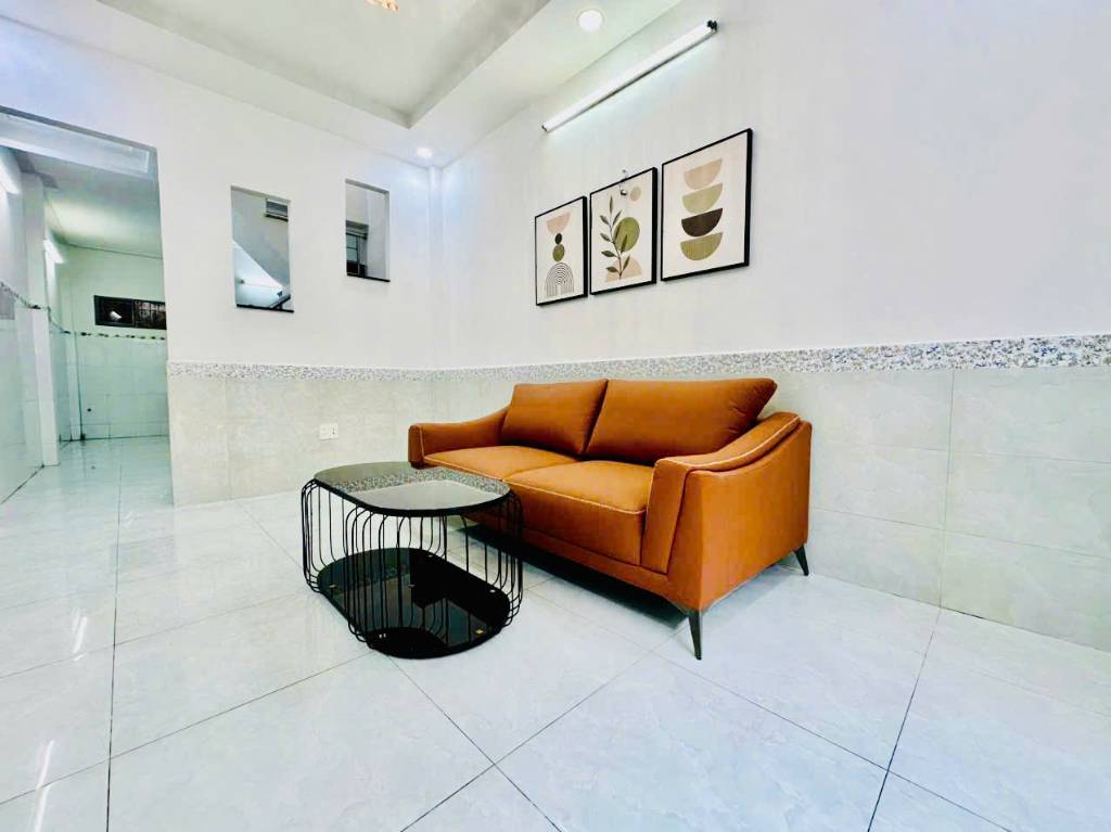 Bán nhà Hiệp Bình Phước, Thủ Đức, dt 40m2 2 tầng đối diện Vạn Phúc City giá 3.75 tỷ