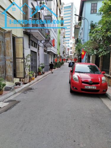 Bán nhà 5 tầng Dt 40m2 Mt 4m Ô tô đỗ cửa, đường Trường Chinh Giá 6,7 tỷ