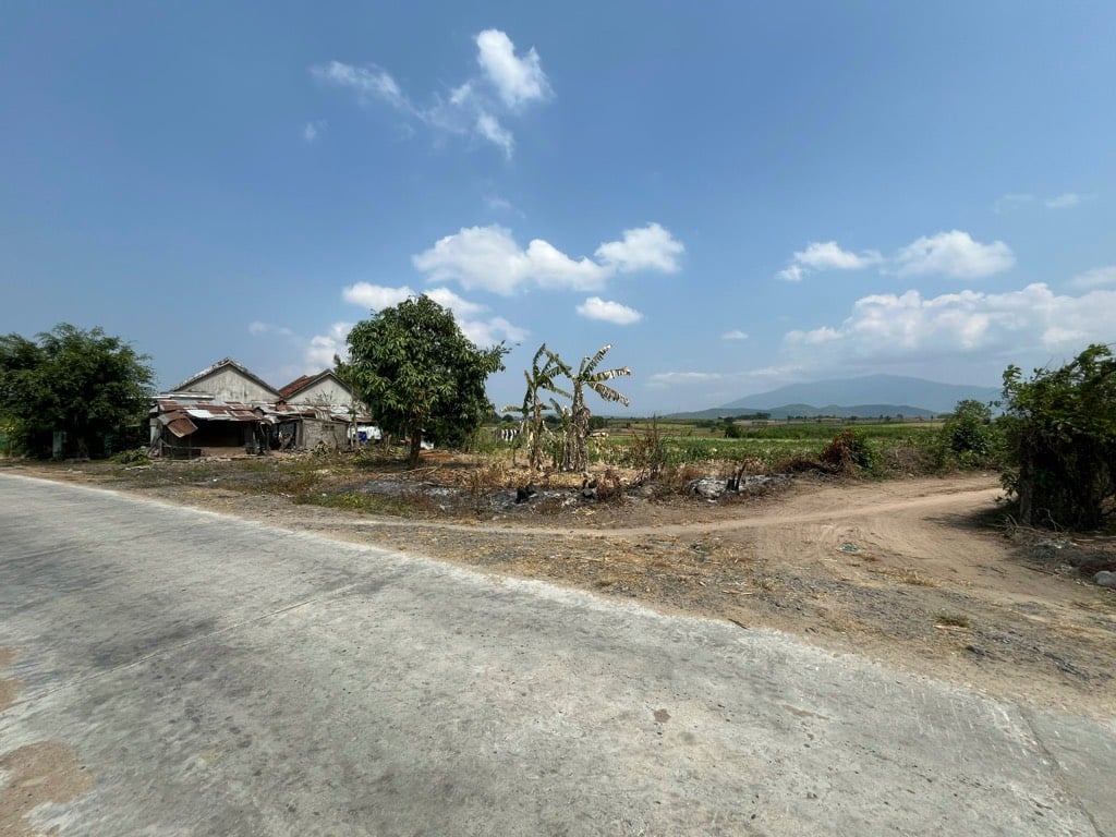 Bán đất 2 mặt tiền Ninh Sim Ninh Hòa, 1.734m², đường bê tông, giá 1.15 tỷ