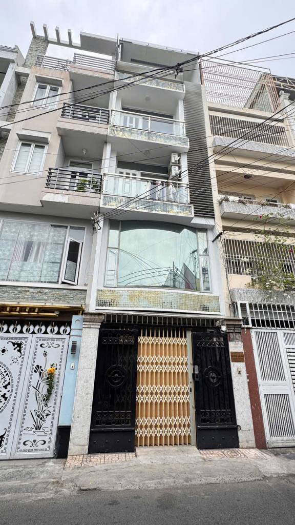 Bán nhà 284 Lý Thường Kiệt Quận 10, ngay Xigrandcourt, dt 4x16m 5 tầng, giá 17.5 tỷ