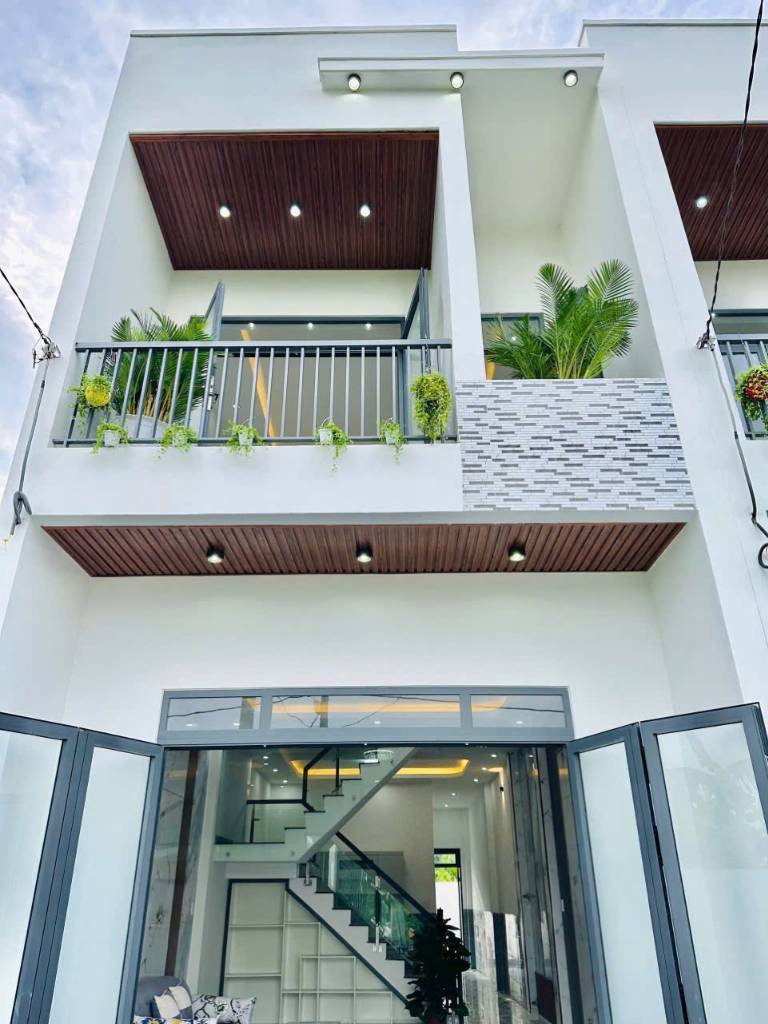 Bán căn nhà lầu ngay Chợ bến cá, ngã tư Tân Triều, giá chỉ 2.05 tỷ