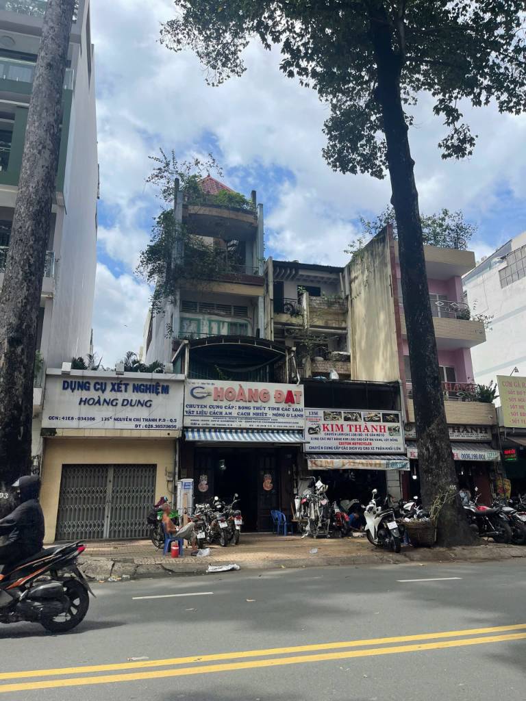 Bán nhà mặt tiền Nguyễn Chí Thanh Quận 5, dt 85.3m², 4 tầng, vị trí đẹp, giá 22 tỷ