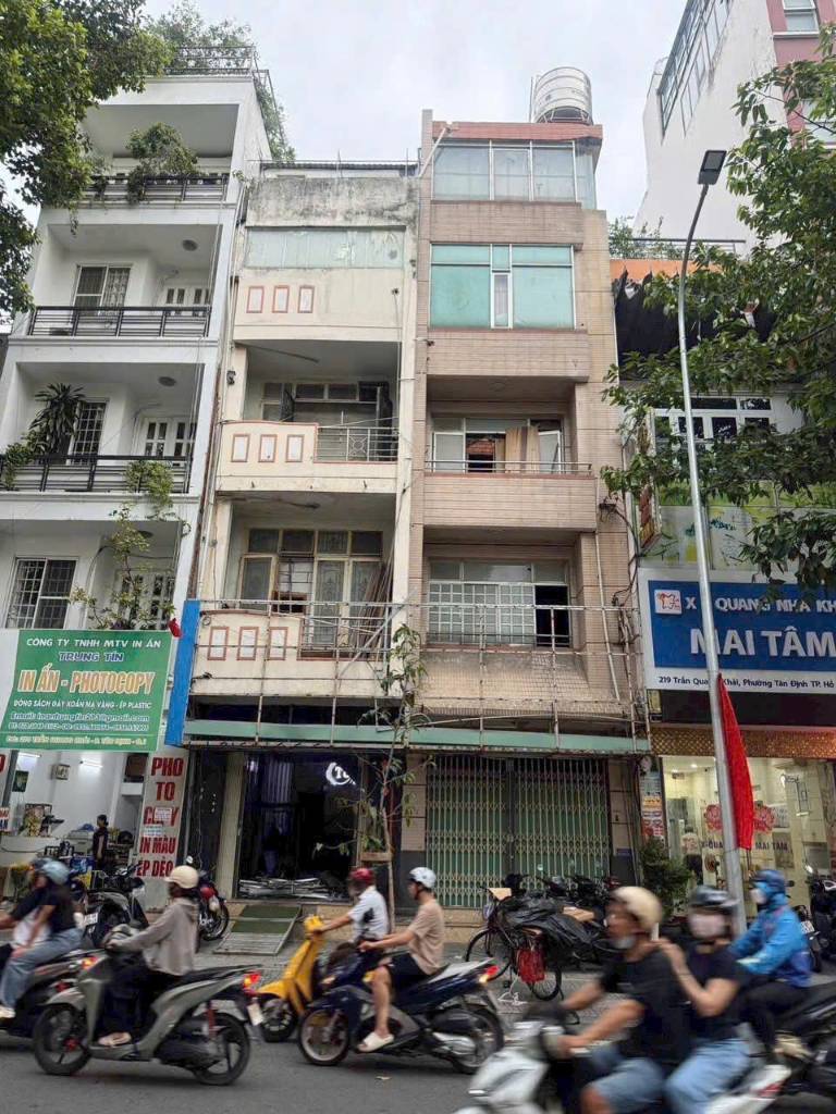 Bán nhà mặt tiền Trần Quang Khải, Quận 1, dt 4x16m, trệt 4 lầu, giá 31 Tỷ TL