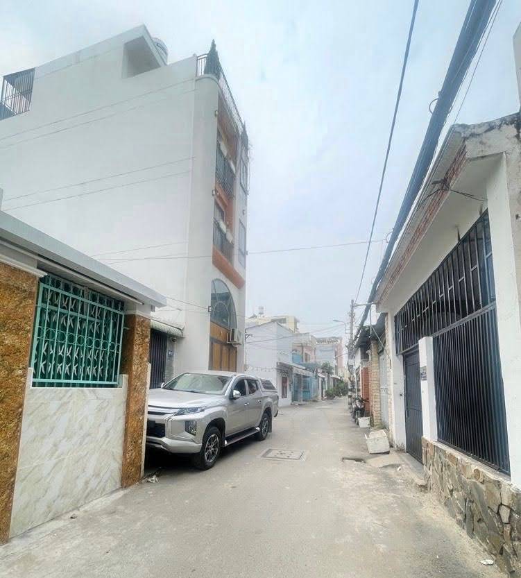 Bán nhà hẻm xe hơi Nguyễn Văn Khối Gò Vấp, dt 42M², 4 tầng, nhà mới ở ngay, giá 6.5 tỷ TL