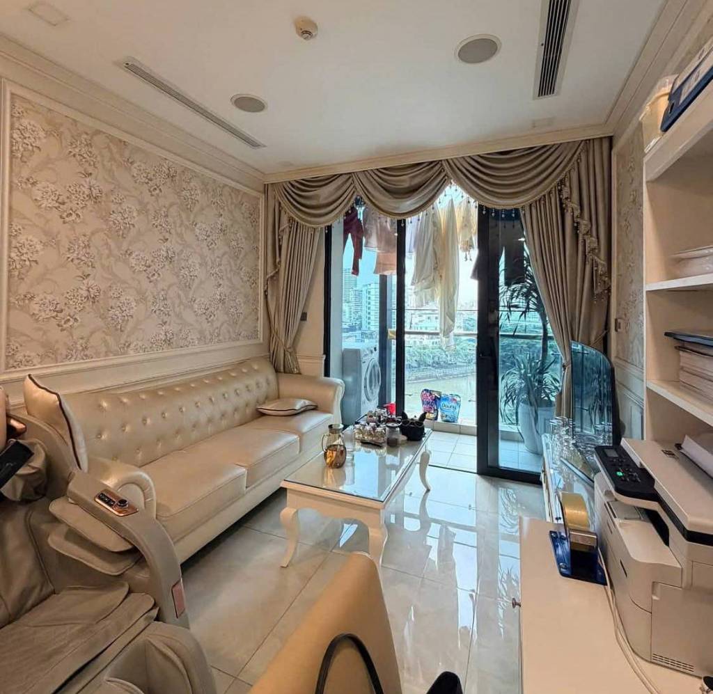 Bán căn hộ 1 phòng ngủ Vinhomes Golden River, tòa A1 nội thất đẹp giá tốt