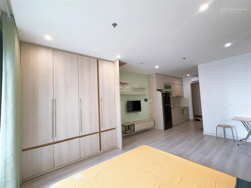 Chính chủ cần bán căn hộ studio 39m2 tại vinhomes ocean park 1 gia lâm hà nội. giá 2,1 tỷ