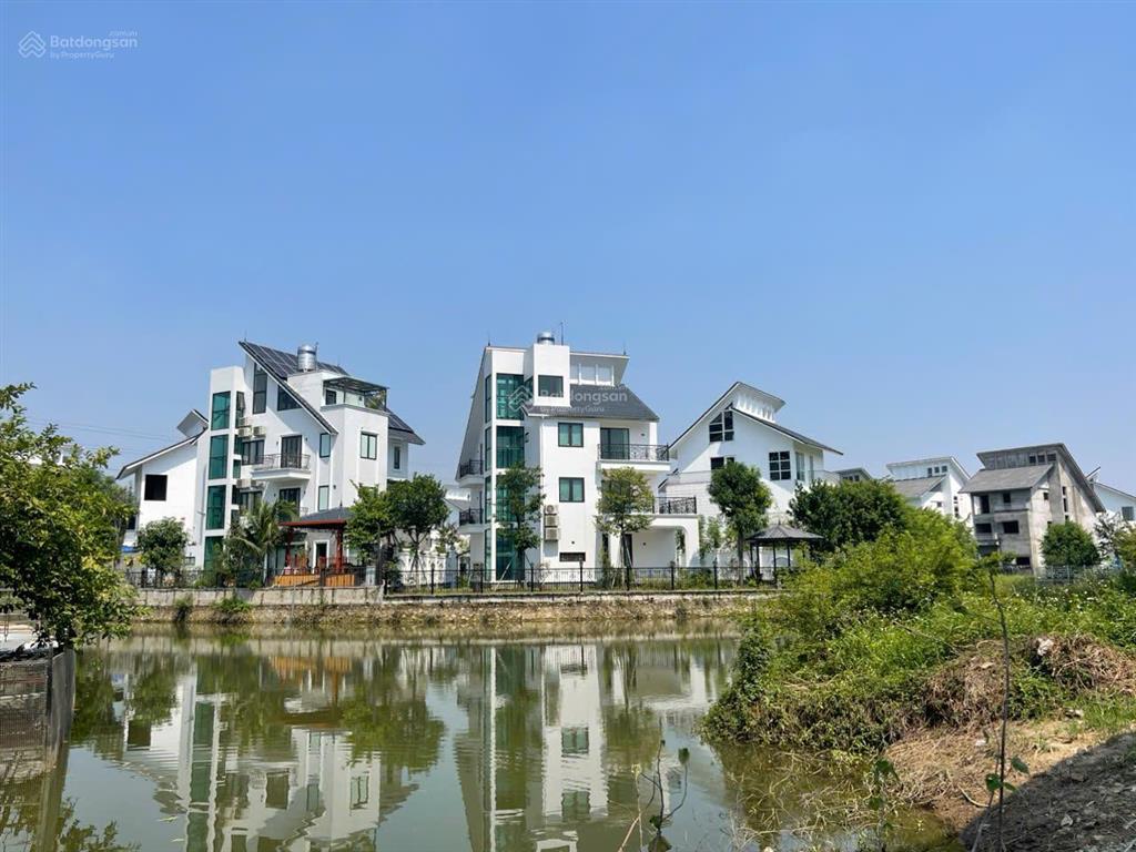 Bán bt ngôi nhà mới căn khu d sát hồ giá 81tr/m2 , mời qlda a. trọng 0904 250 ***