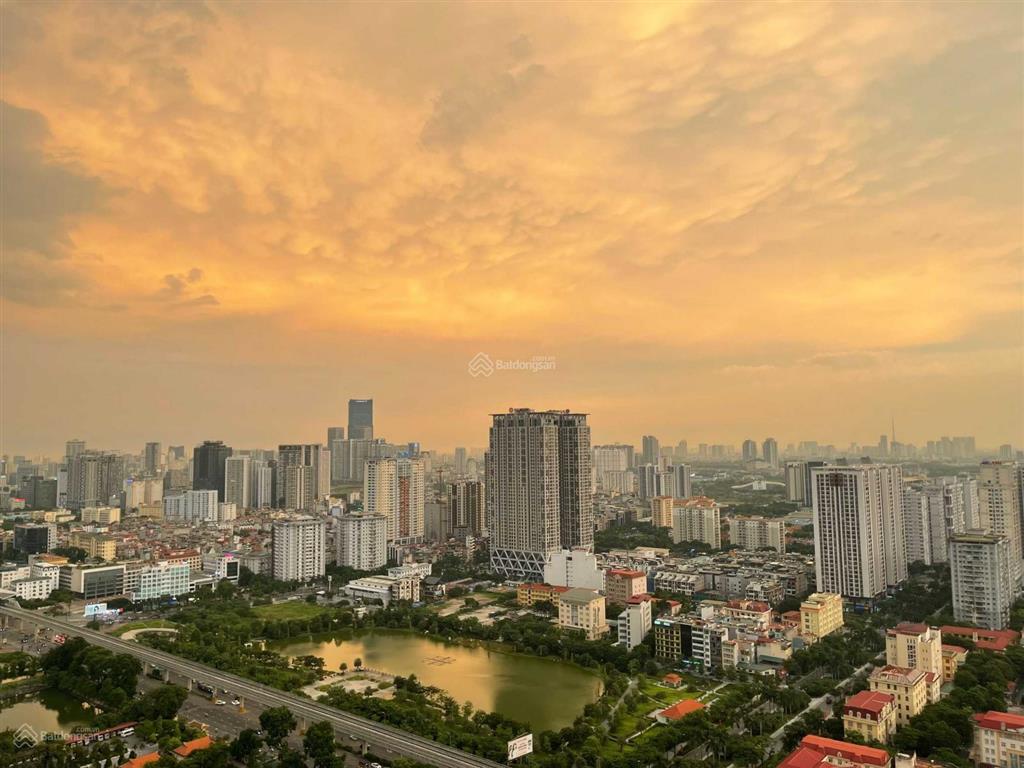 Chủ nhà bán gấp trong tuần căn hộ 2pn 77.1m2 giá 6 tỷ (không báo ảo) tại goldmark. 0981 614 ***